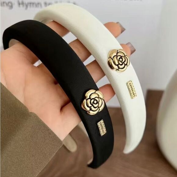 *COQUETTE-GIRL* Ivory & Black Satin Designer Style Camellia Headband - Picture 3 of 3